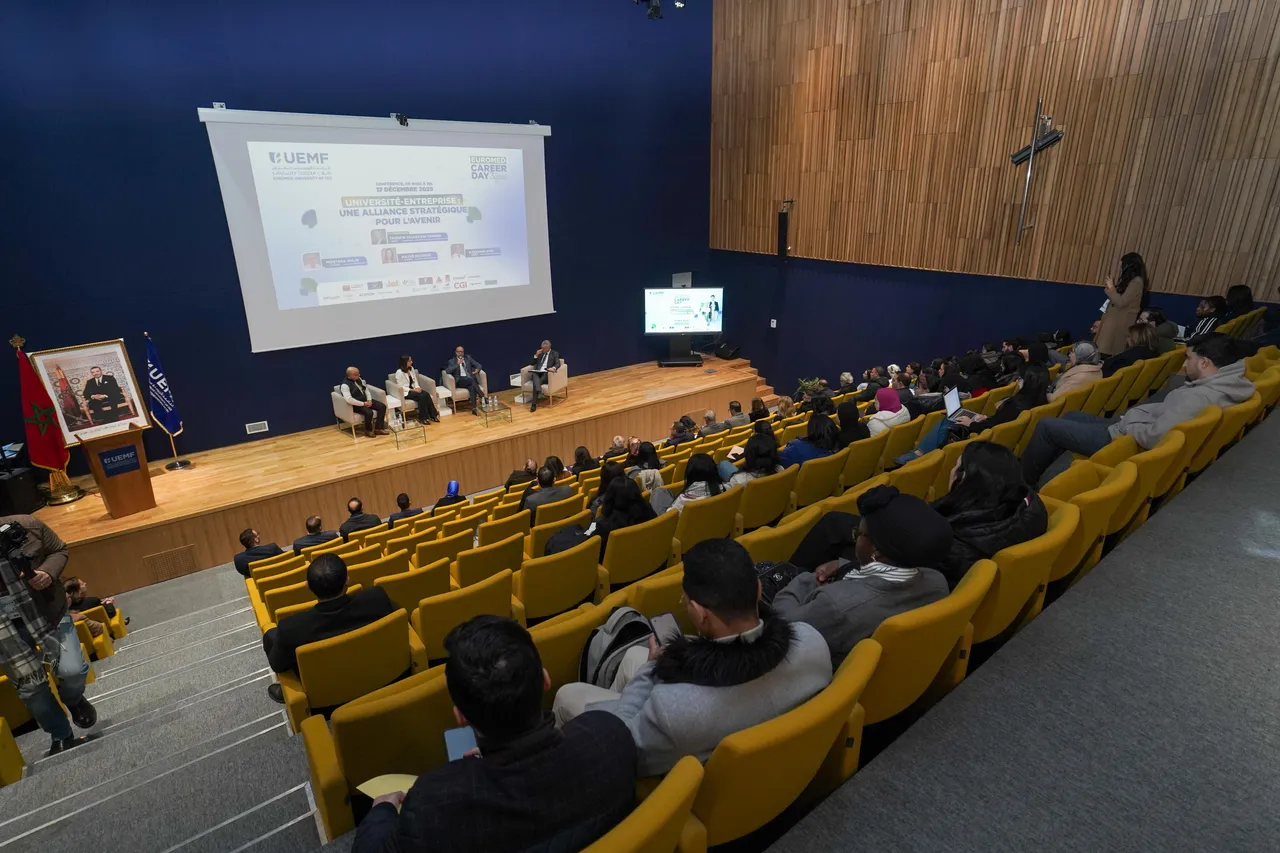 Conférence rassemblant l'écosystème de l'innovation dans l'auditorium de l'UEMF